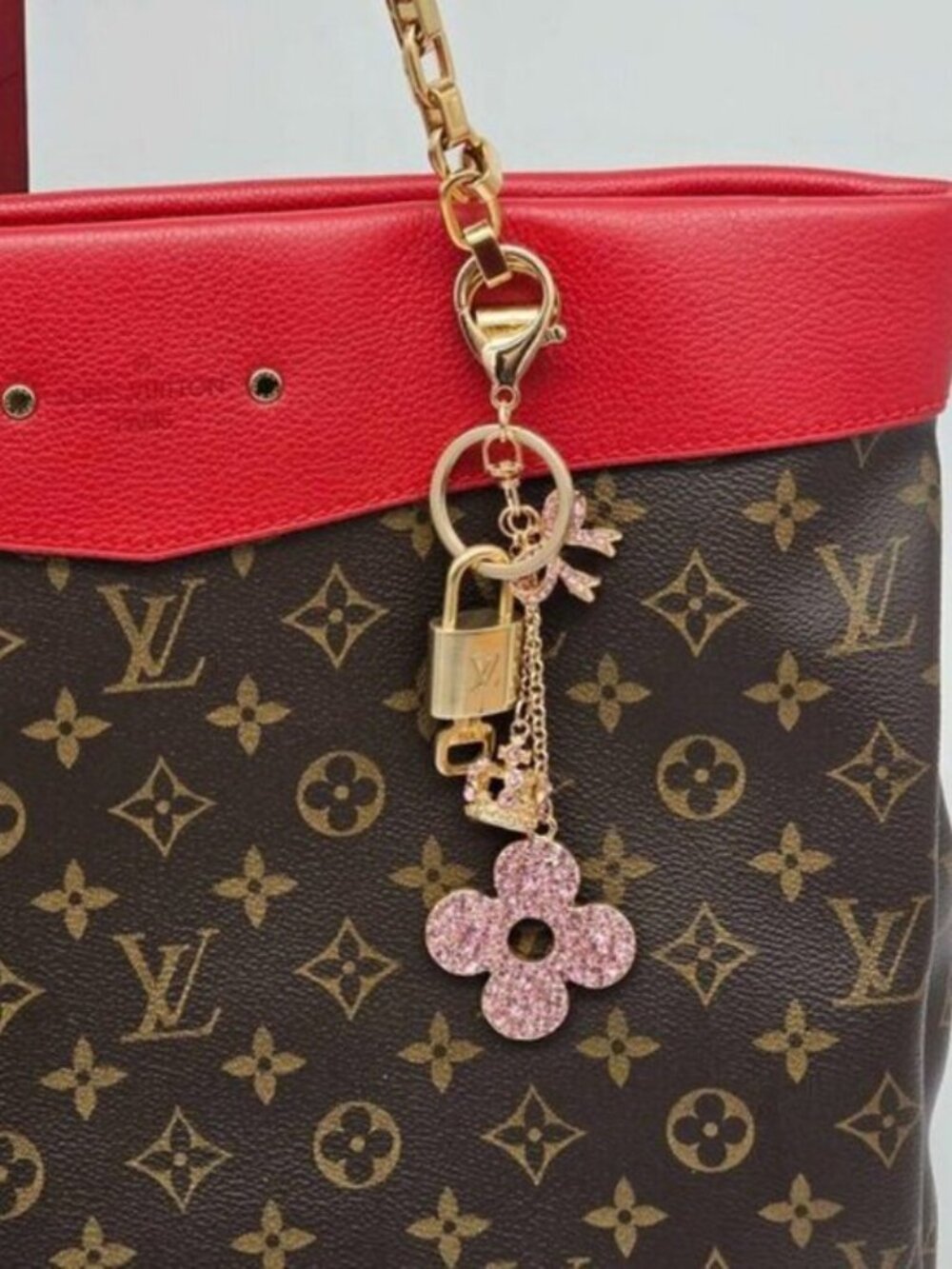 LV Authentic Gold Padlock 🔒 Key Set w/ Unbranded Flower Keychain Charm - Picture 8 of 9